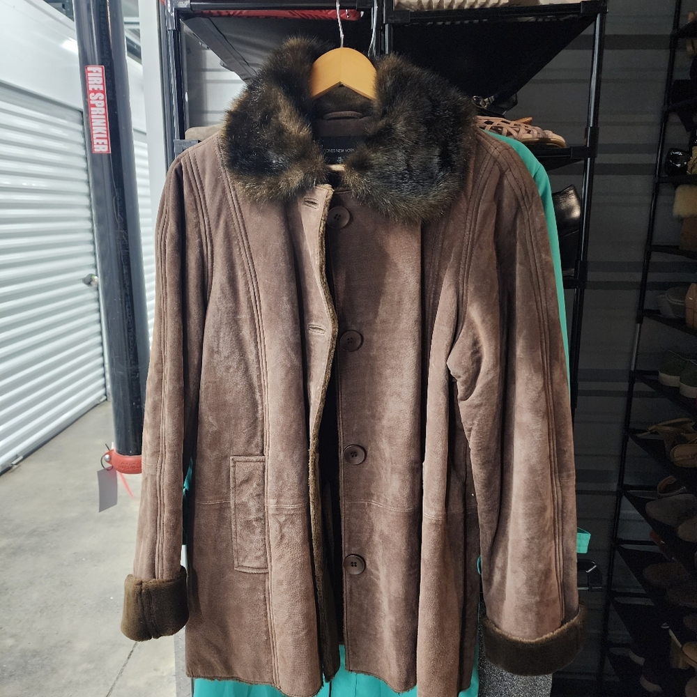 Jones New York Dark Brown Leather  Faux Shearling Jacket.pit To Put 23".lenght31